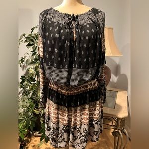 Mystree Boho Multicolored Off Shoulder Romper Size Large New with Tags